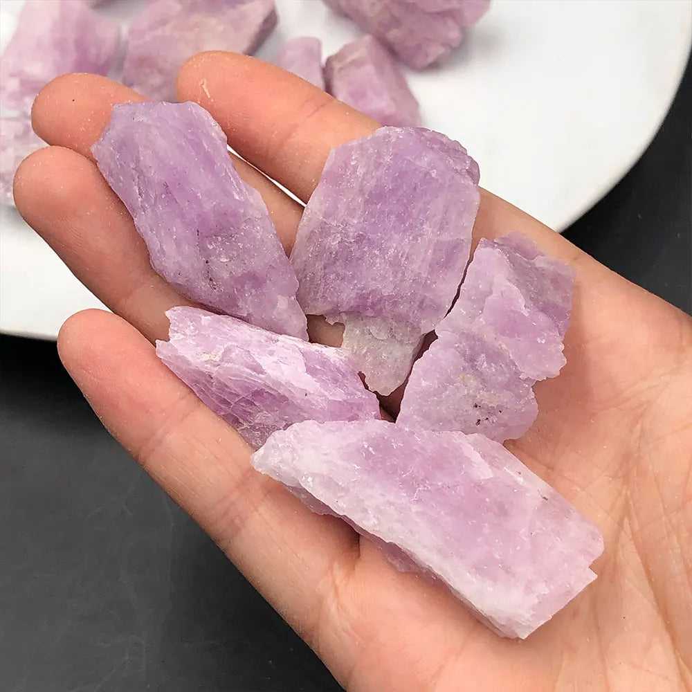 1pc Random Purple Spodumene Kunzite Raw Natural Stone Rough Quartz Crystal Specimen Mineral Healing Home Decoration Gemstone