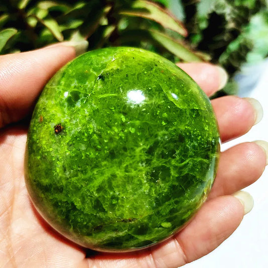 Natural Green Opal Palm Stone Yoga Exercise Stone Spiritual Healing Stone Home Feng Shui Crystal Decorations