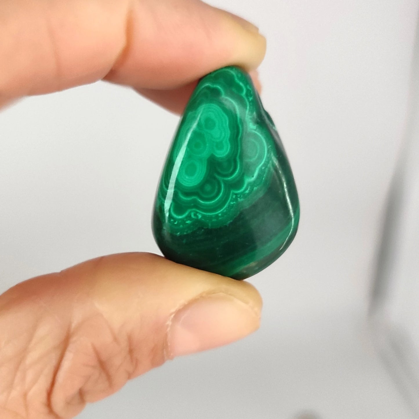 1pc Natural Malachite Tumbled Stone Crystals Reiki Healing Gemstone Crystal Mineral Home Room Decor Ornament Aquarium Decoration